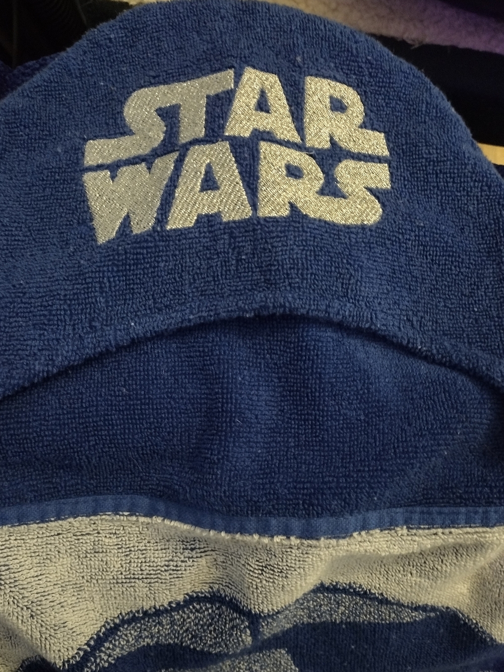 Star Wars Blue, White & Silver R2-D2 Kids Hooded Poncho - Picture 7 of 11